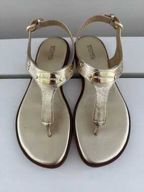 Michael Kors Gold T-Strap Sandals Logo Plate Thong Sandals Women’s Size 7M